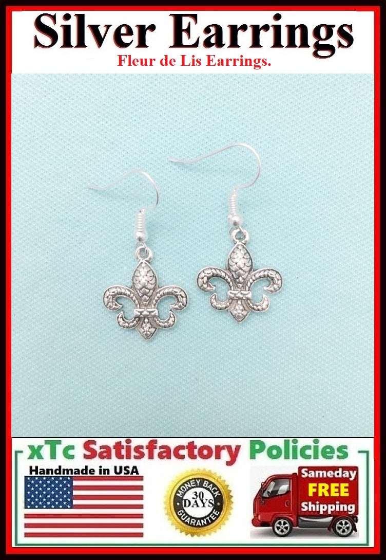 Beautiful FLEUR DE LIS Silver Dangle Earrings.