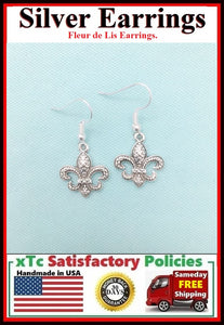 Beautiful FLEUR DE LIS Silver Dangle Earrings.