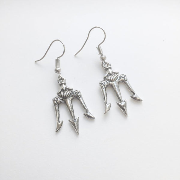 DEVIL PITCH FORK TRIDENT Silver Charms Dangle Earrings.
