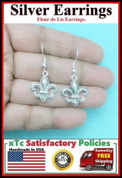 Beautiful FLEUR DE LIS Silver Dangle Earrings.