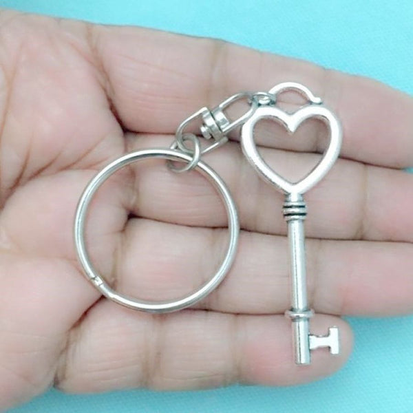 Beautiful Large Skeleton Heart key Charm NON-TANGLE Key Ring.