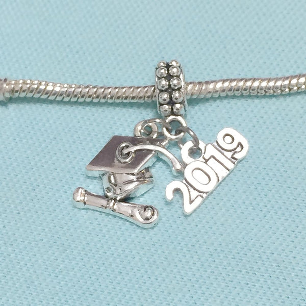 Graduation Cap & 2019 Silver Bead For Charm Bracelets
