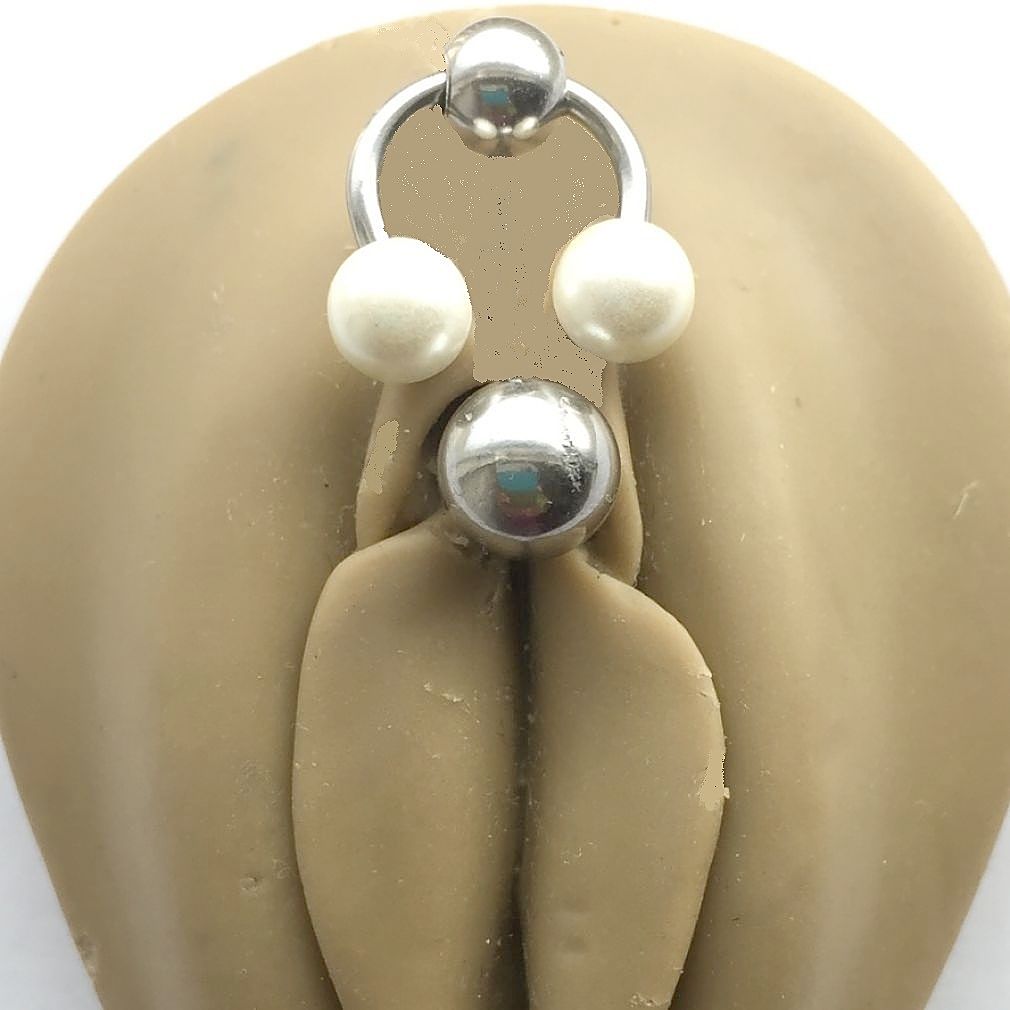 Beautiful Faux Pearl Horseshoe VCH Piercing Barbell.